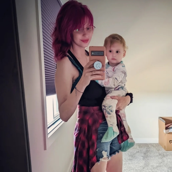 Meet your Posher, Harmony - Picture 4 of 4